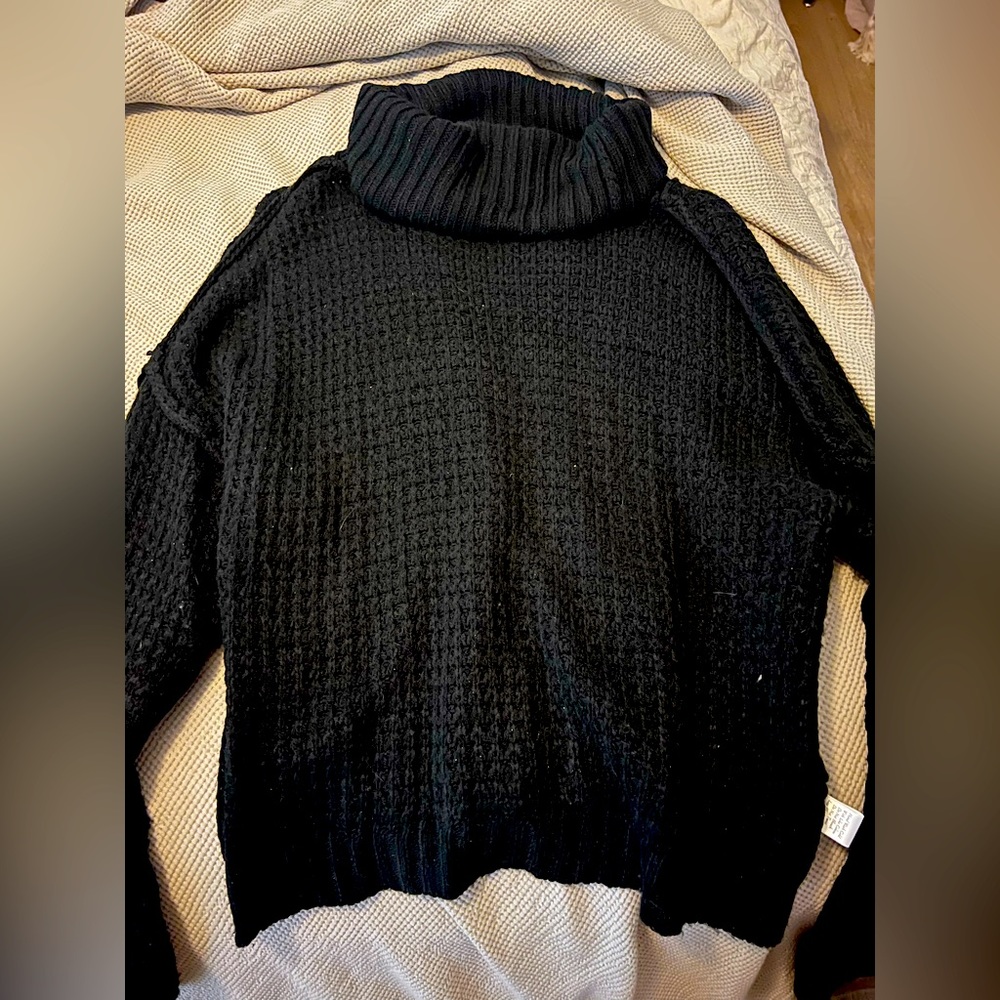 pink lily black turtleneck- small
